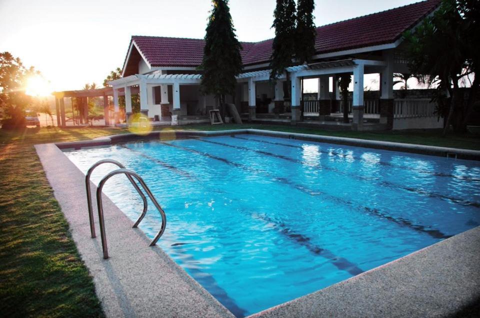 Happy Ripples Beach Resort Mabilao Exteriör bild