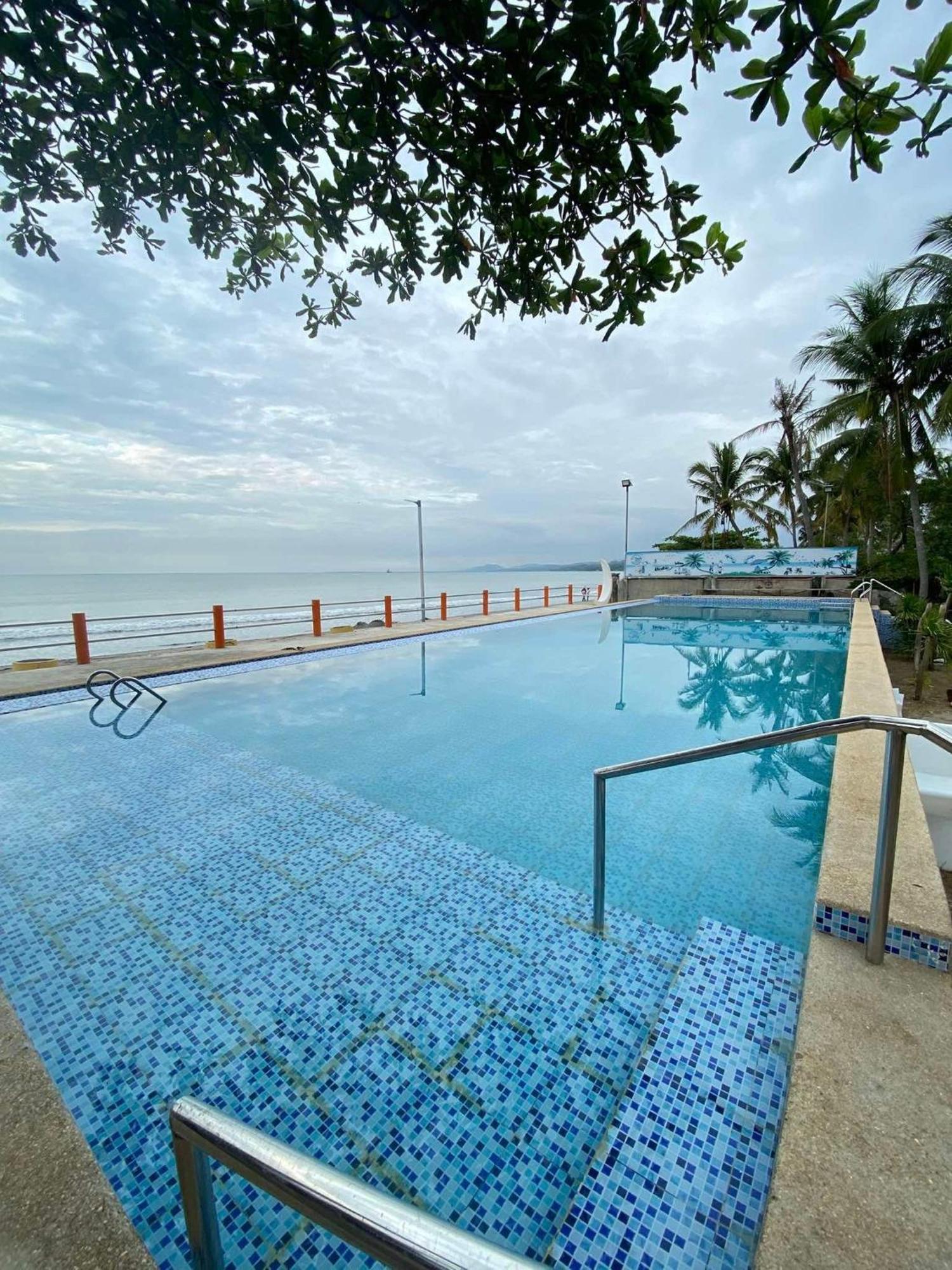 Happy Ripples Beach Resort Mabilao Exteriör bild