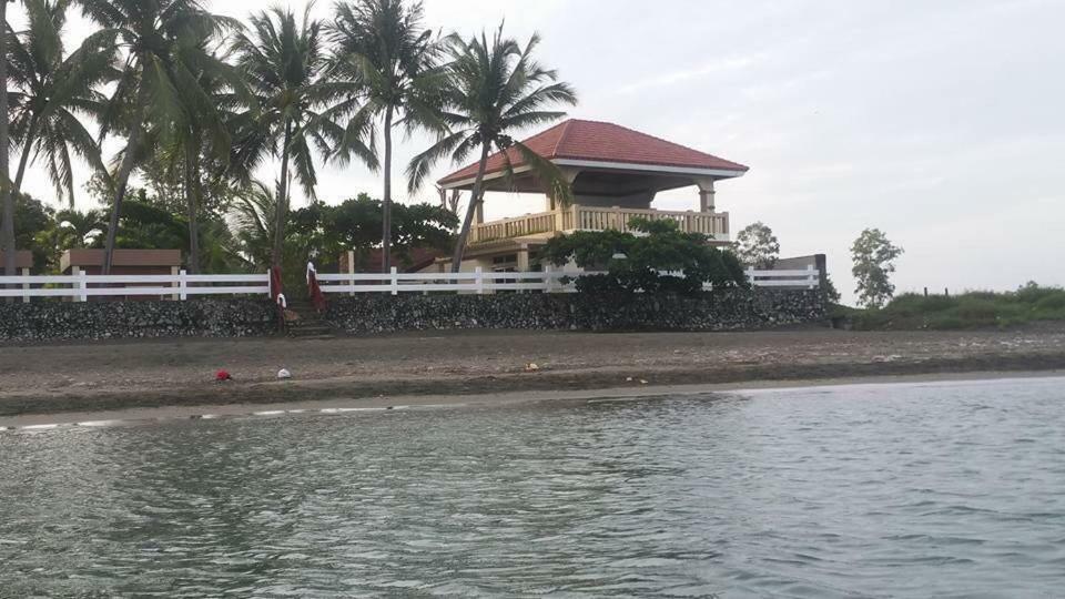 Happy Ripples Beach Resort Mabilao Exteriör bild